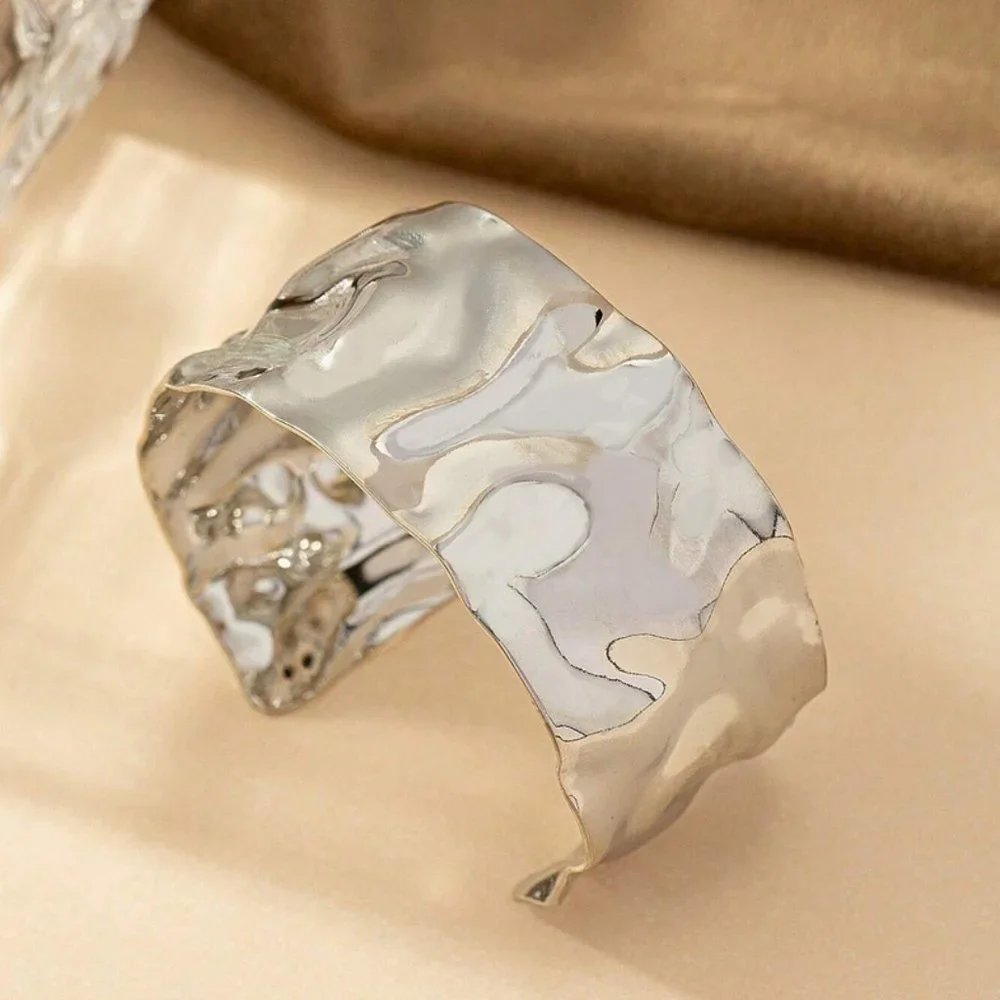 silver tone textured cuff bangle chic classic trending - Picture 2 of 2